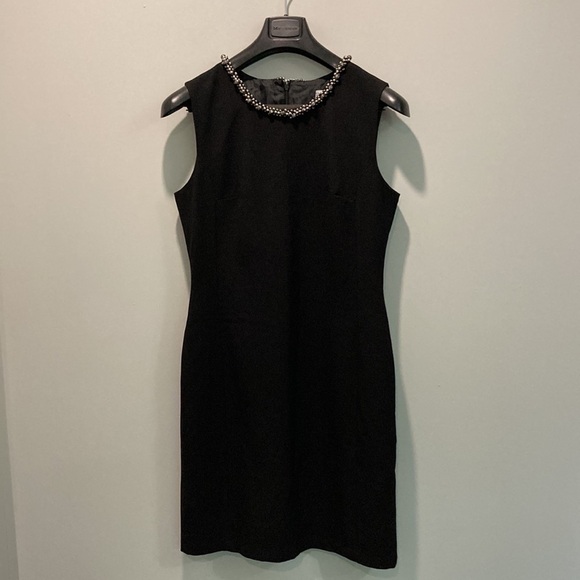 MADAME Ms Black Sleeveless Dress Beaded Neckline Sheath Size LARGE 42 Chic - Picture 4 of 15
